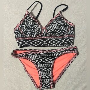 NWT Tribal Print Bikini Set Black White Coral detail 2 Piece Swimsuit XS neon